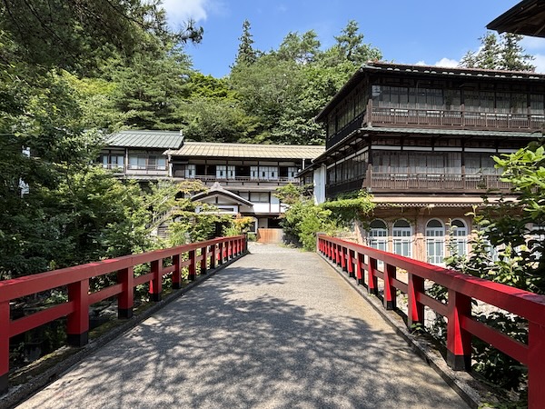 積善館　本館　外観